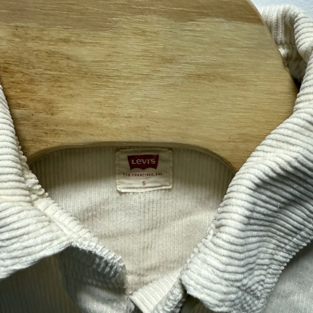 Levis‎ Jacket Mens Size Small Corduroy Button Up Pockets Beige NEW WITH OUT TAGS